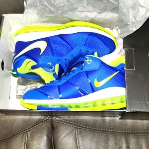 Nike LeBron VIII V/2 Low QS Sprite
